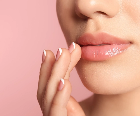 Enhance Natural Lip Color with Semi-Permanent Lip Blush ​​